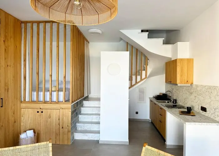 Alindo Ii, In Area *