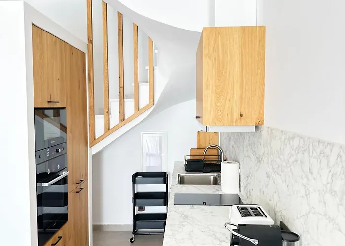 Alindo Ii, In Area *