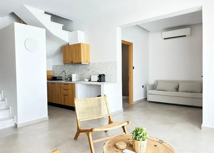 Alindo Ii, In Area Villa