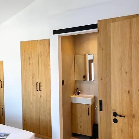 Alindo Ii, In Area Líndos